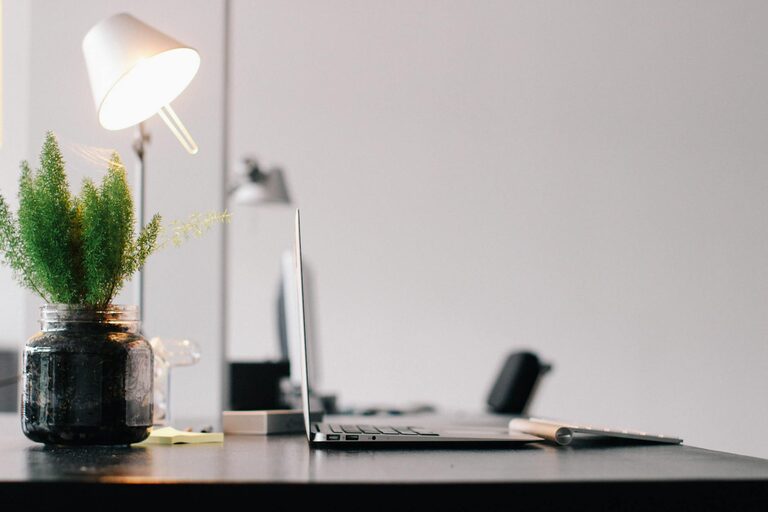 Simple Tips for Organising a Clutter-Free Home Office Space