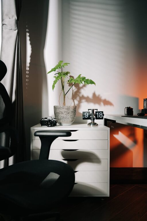 Creating a Relaxing and Productive Home Office Space: Top Tips